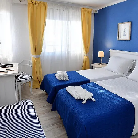 Hotiday Hotel 4*