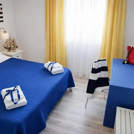 ホテル Hotiday ヴィーコ・エクエンセ